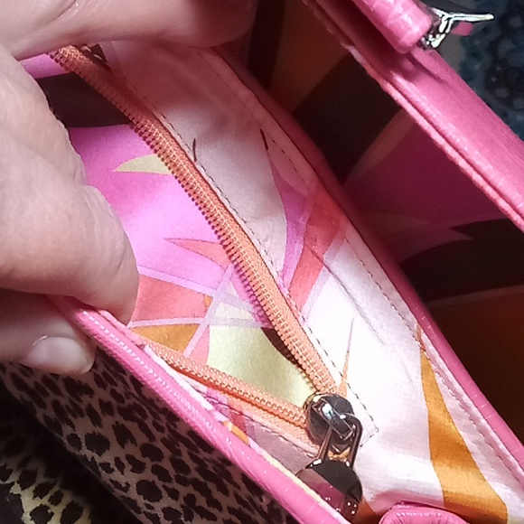 Citrus handbag 10.5"wide and 7" tall not including handles. Bright pink/leopard - Picture 8 of 8